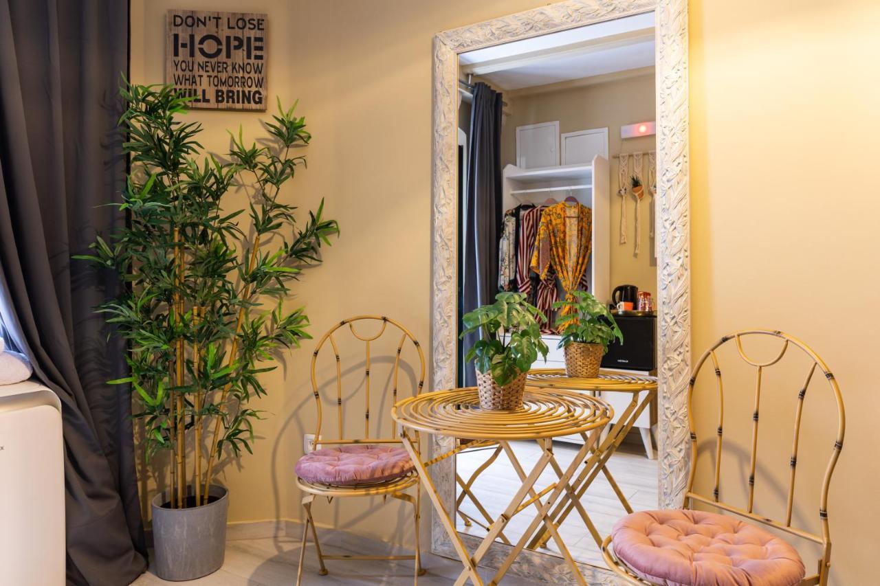 Old Town Apartment *