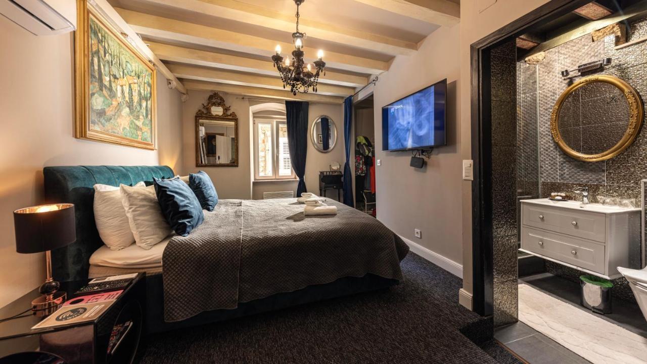 Old Town Apartment